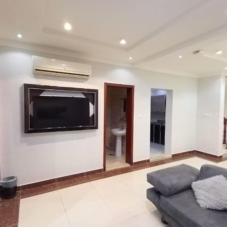 Celine Al Motamaiza Furnished Apartment Jeddah Exterior photo