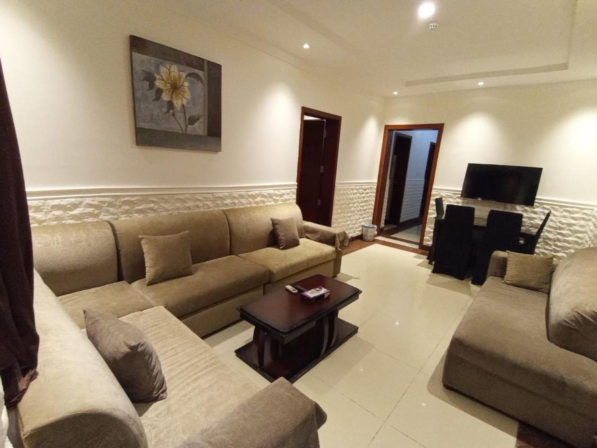 Celine Al Motamaiza Furnished Apartment Jeddah Exterior photo